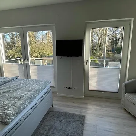 Kanalsuite Direkt Am Nord-ostsee-kanal